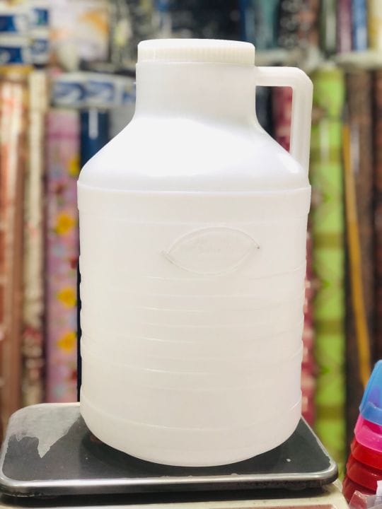 Heavy-Duty Plastic Water Storage Jugg / Jerry Can with Handle and Lid — image 1