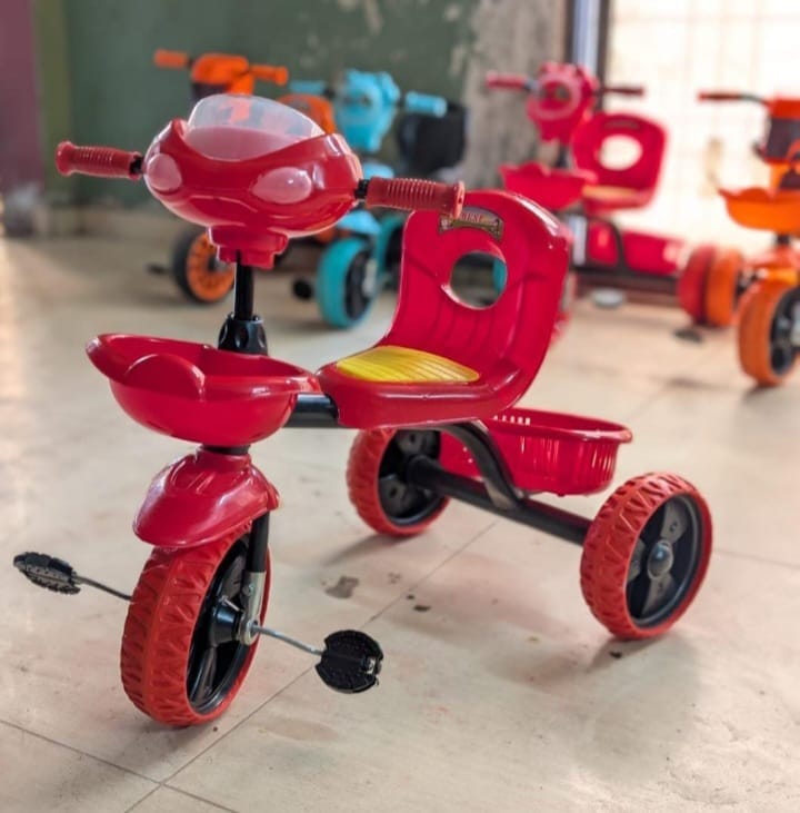 Kids Classic Plastic Tricycle with Storage Baskets - Red — image 1
